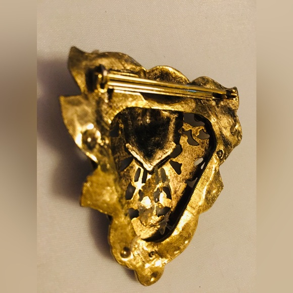 Gold Tone Ornate Vintage Victorian Brooch - Picture 2 of 7